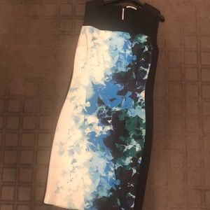 Sleeveless patterned dress